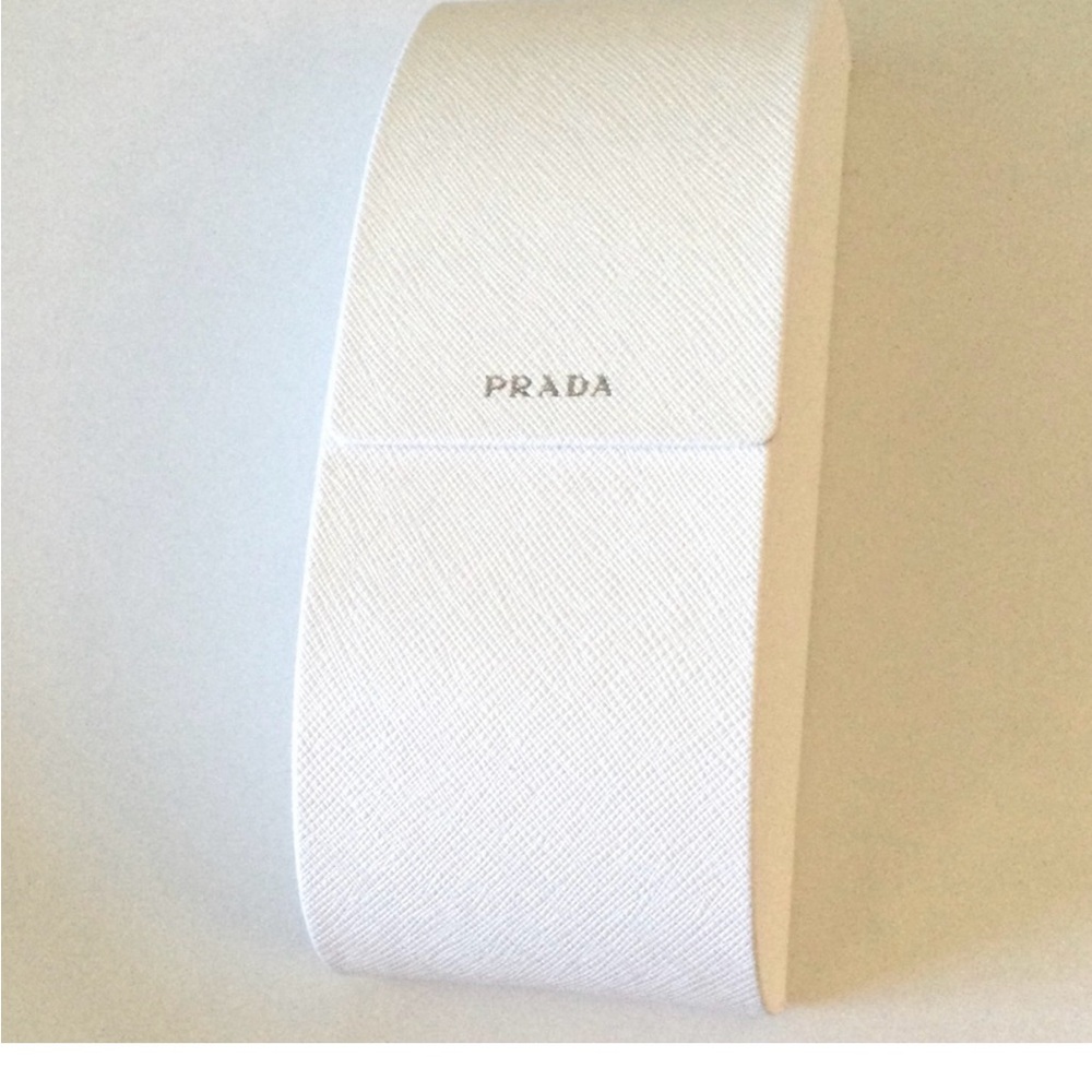 PRADA LARGE SUNGLASSES CASE
WHITE